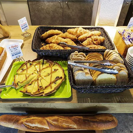 מלון Ibis Budget Sur 2*